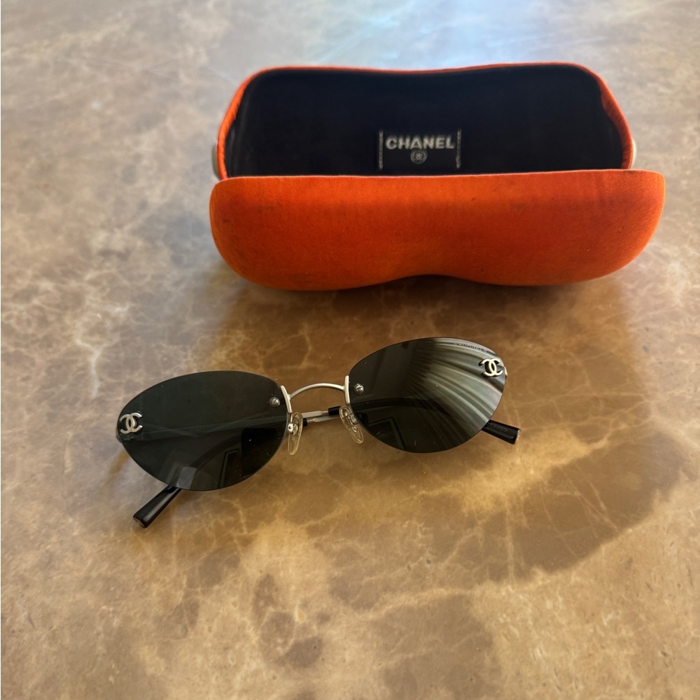CHANEL vintage black cat eye sunglasses